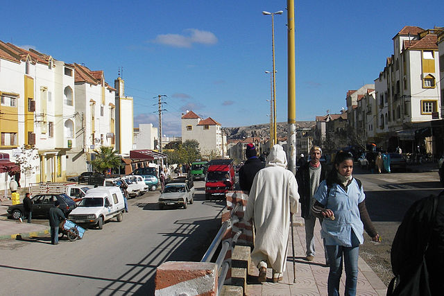 Avenida Hassan II, em El Hajeb
