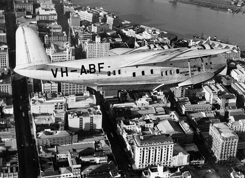 File:Empire flying boat 'Cooee', operated by QANTAS, circling over Brisbane, 1938.jpg
