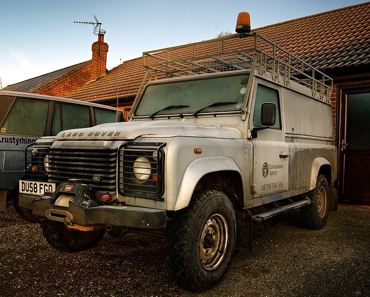 File:Environment Agency Land Rover.jpg