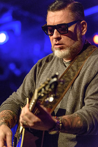 <span class="mw-page-title-main">Everlast</span> American rapper, singer, and songwriter (born 1969)