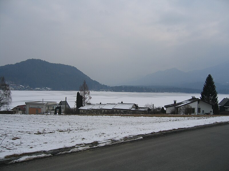 File:Faaker see in winter.JPG