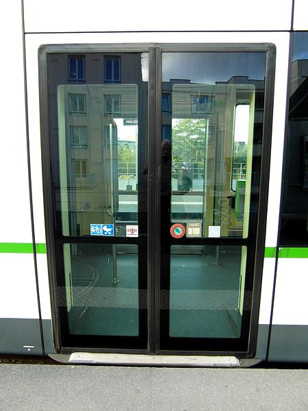 File:Flickr - IngolfBLN - Nantes - Tramway - Details - Adtranz Incentro (4).jpg