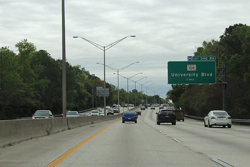 File:Florida I95sb Exit 346 BA 1 mile.jpg