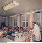 Aula di elettronica, 1979