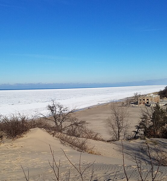 File:Frozen lake and pavilion.jpg