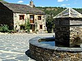 Fuente y plaza de Valverde de los Arroyos / Fountain and square of Valverde de los Arroyos.