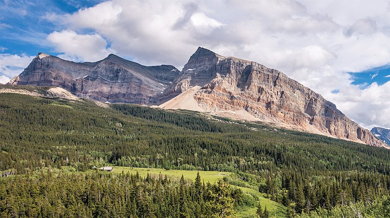 File:Gable Mountain nw.jpg