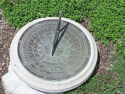 Simple horizontal sundial