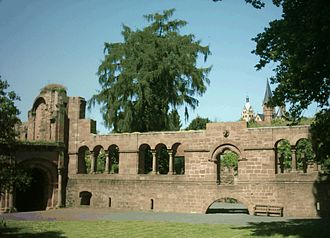 Imperial country castle at Gelnhausen 2005 Gelnhausen Kaiserpfalz.jpg