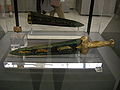 Χάλκινα ξίφη με ενθέματα από χρυσό (Εθνικό Αρχαιολογικό Μουσείο Αθηνών).