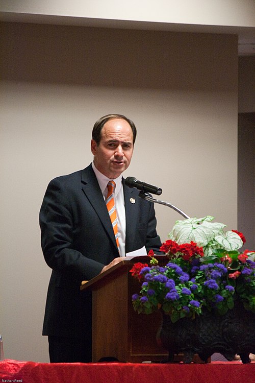 Wamp speaking during his campaign, at the 2010 Tennessee Governor's Luncheon