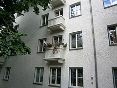 Architekturelement der 1950er Jahre in der Eugen-Schönhaar-Straße