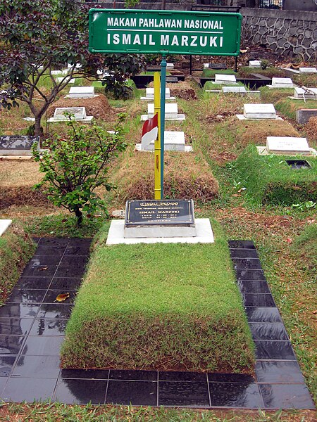 Fail:Grave_of_Ismail_Marzuki,_Karet_Bivak_Cemetery.jpg