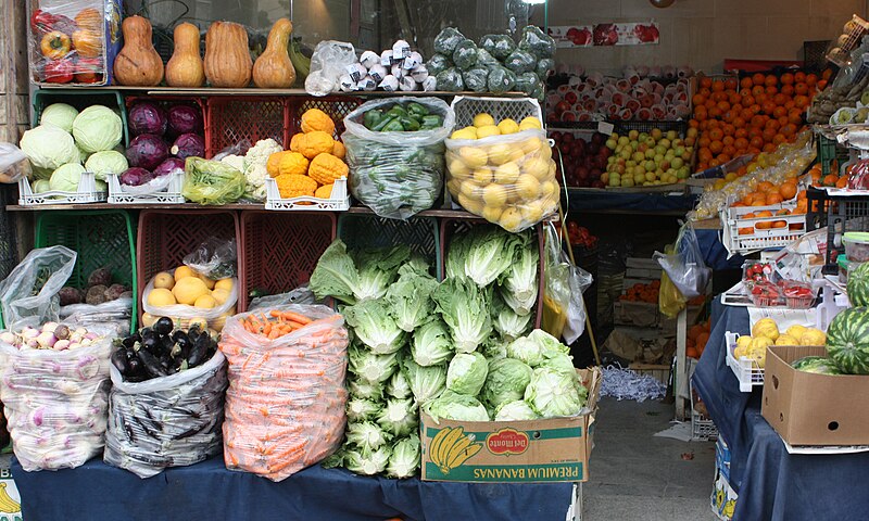 File:Greengrocer in Tehran.JPG