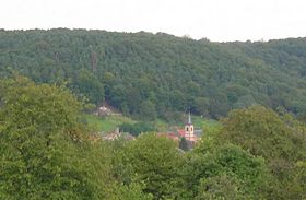 Guerting - vue village depuis hauteurs (église & Sainte-Barbe).jpg