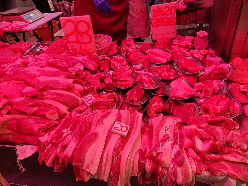 File:HK KT 觀塘 Kwun Tong 瑞和街 Shui Wo Street 街市 outdoor food market butcher pork December 2021 Px3 01.jpg