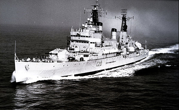 HMS Tiger April 1965. The Type 960 radar's dipole array at the top of her mainmast was replaced with the Type 965M radar single "bedstead" aerial duri