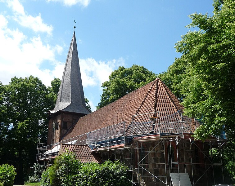 File:Hamburg-Rahlstedt Alt-Rahlstedter-Kirche 01.jpg