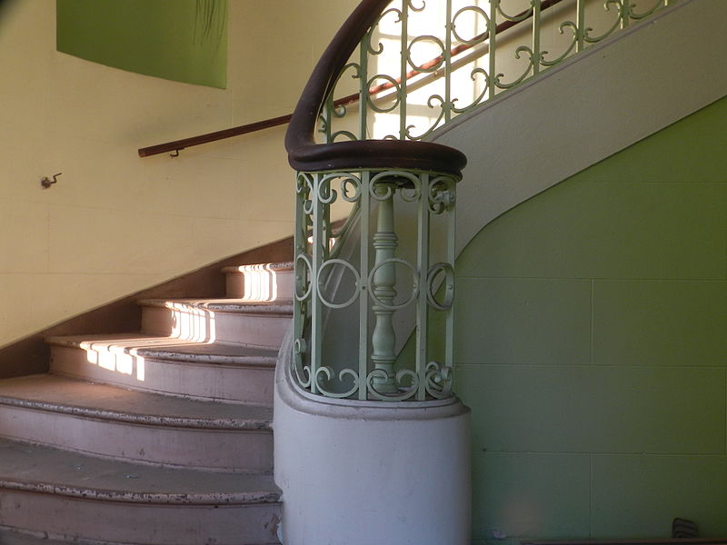 File:Hayward City Hall 1 interior stairway.jpg