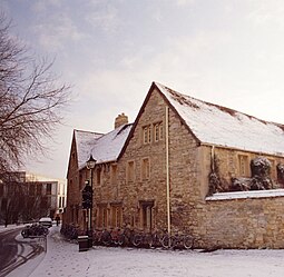 The Manor in the snow. Holywell Manor 2005-03-02.jpg