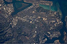 Astronaut photograph of western Honolulu, HNL Airport, and Pearl Harbor taken from the International Space Station Honolulu (satellite photograph - 22 12 2009).jpg