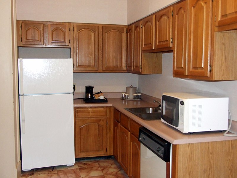 File:Hotel room kitchen at St. Marie Hotel, New Orleans.jpg