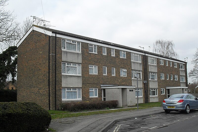 File:Housing in Crawley - Pottersfield Flats, Woolborough Road, Northgate, Crawley (March 2010).JPG