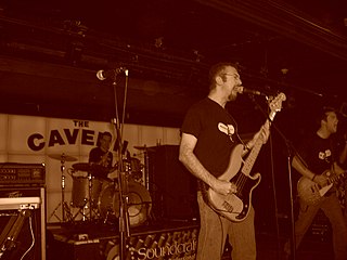Insanity Wave es una banda madrileña de rock alternativo formada en 1991. En sus inicios su sonido fue definido como 