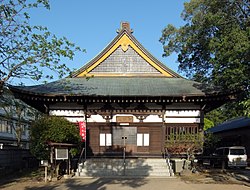 Jindaiji Temple hondo Sakura 2010.jpg