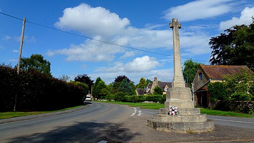 Kemerton war memorial - geograph.org.uk - 3102732