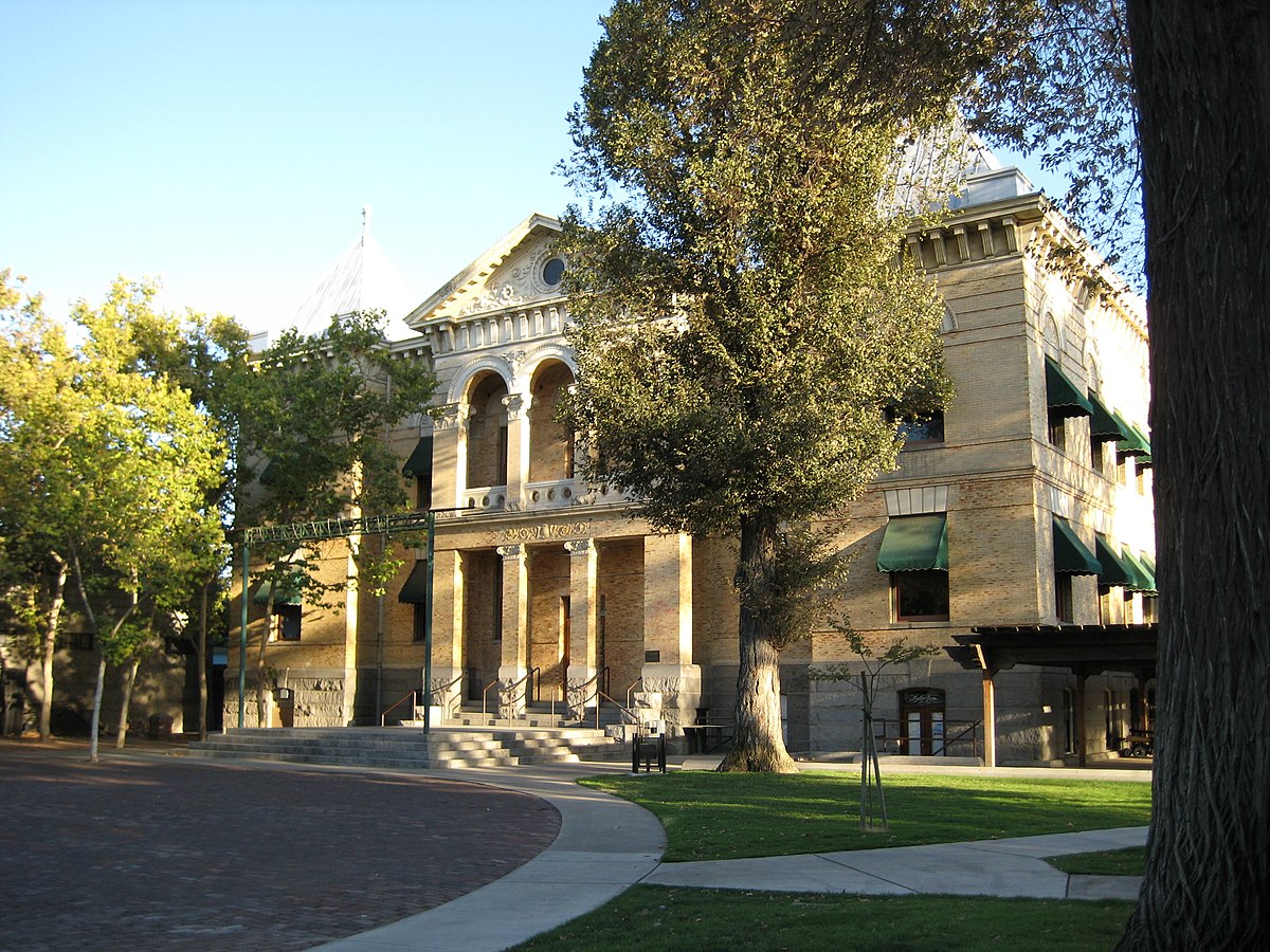 Kings County Courthouse (Hanford, California) httpsuploadwikimediaorgwikipediacommonsthu