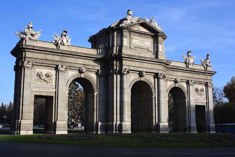 File:La-Puerta-de-Alcalá.jpg