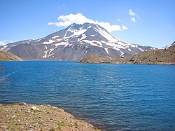 Lake Teno or Planchon, in the mountainous area of Maule, Chile Lago Teno o Planchon, Chile (26331997856).jpg