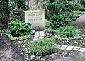 Langes og Bäumlers grav i Friedhof Heerstrasse i Berlin.