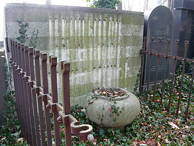 Náhrobek Julia Feldmanna, před 1934, Nový židovský hřbitov, Praha