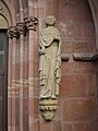 Figur eines Kurfürsten am Südportal der Liebfrauenkirche in Worms (13. Jahrhundert)