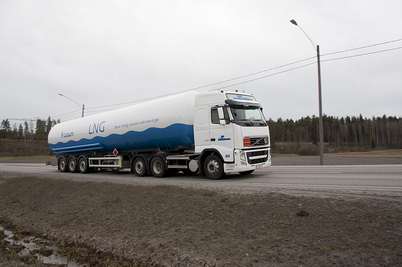 File:Liquid natural gas, land transportation, Finland.jpg