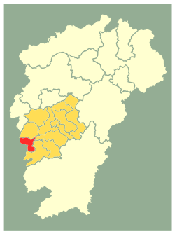 Расположение города Цзинганшань (красный) в городе Цзиань (золотой) и Цзянси