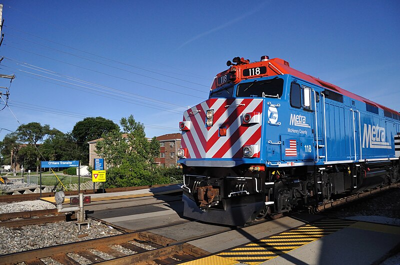 File:METX 118 at the O'Hare Transfer Station.jpg