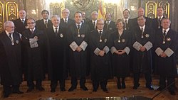 I magistrati della seconda camera della Suprema Corte, in piedi.
