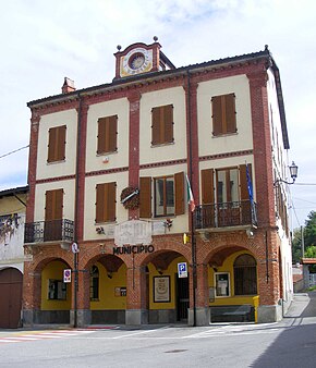 Maglione municipio.jpg