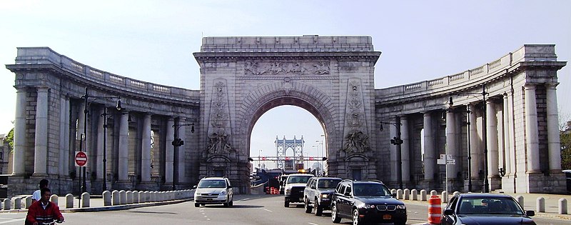 File:Manhattan Bridge Arch and Colonnade.jpg