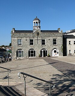 Market House and Market Square at Ballynahinch (geograph 4733757) (cropped).jpg