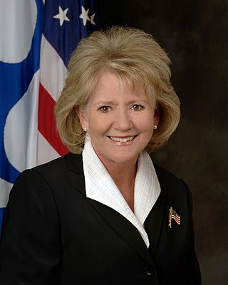 <span class="mw-page-title-main">Mary E. Peters</span> American government official (born 1948)