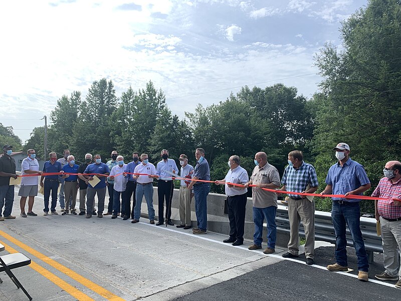 File:McNew Family Bridge dedication 03.jpg