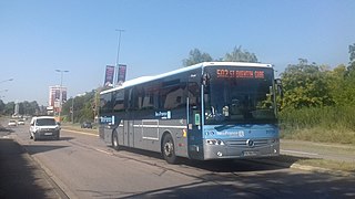 Mercedes Intouro M n°189 de Keolis Seine-et-Oise Est sur la ligne 502 à Ecquevilly.