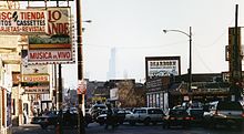 Logan square in 1993 Milwaukee Avenue near Logan Square, Chicago 1993 (6505088).jpg