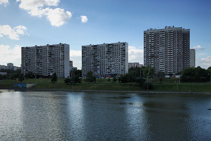 File:Moscow, Maly Chertanovsky Pond (31330936972).jpg