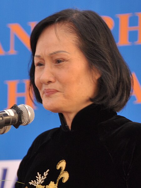 Tập_tin:Mrs._Nguyen_Thi_Hang.jpg