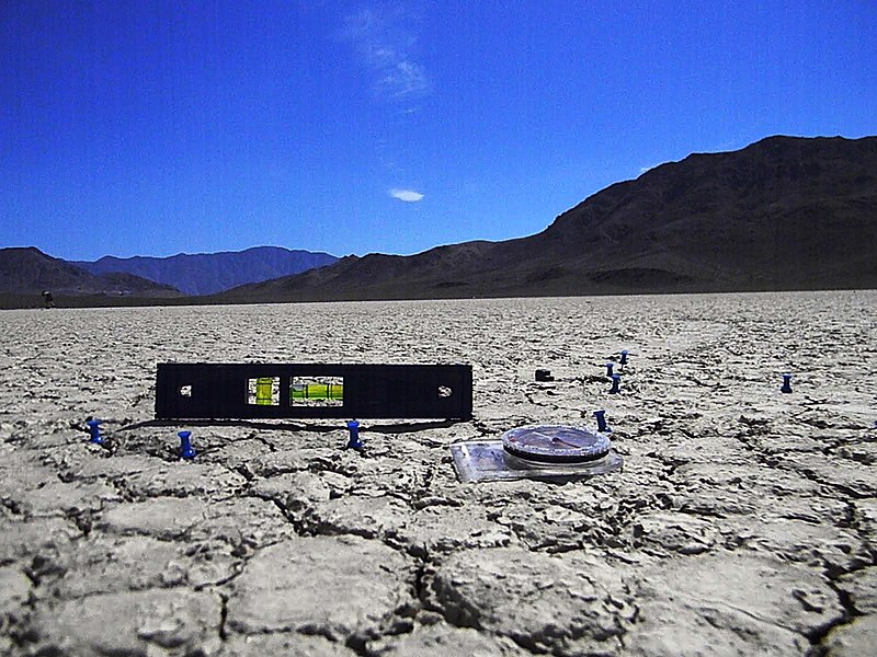 File:Mysterious Roving Rocks of Racetrack Playa (4882084241).jpg